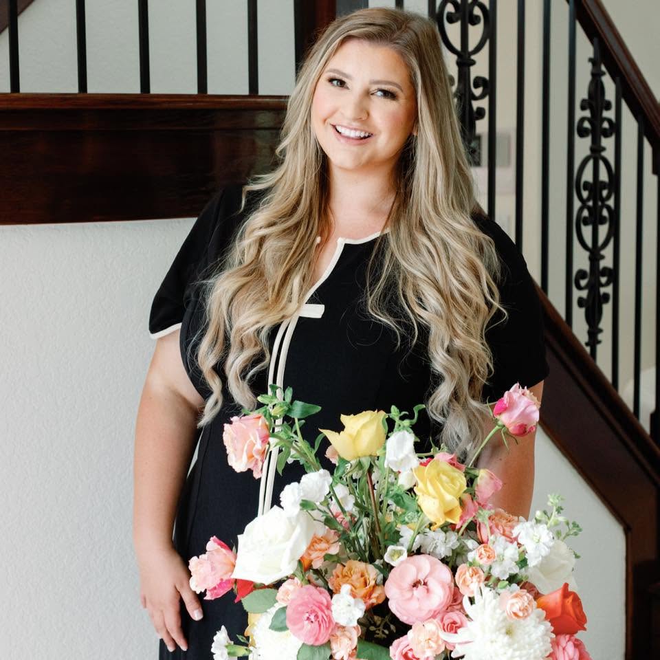 Sydney of Delightful Planning, who also hosts the Wedding Buzz Podcast