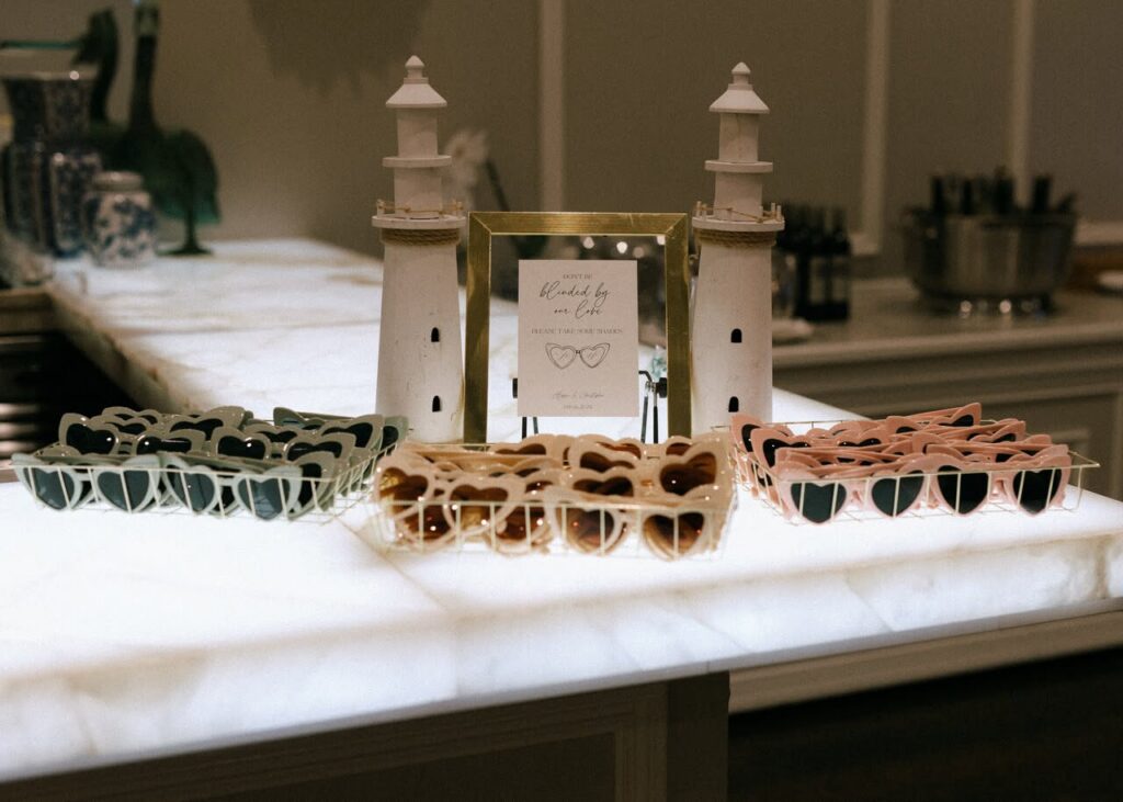 Wedding guest wedding favors: sunglasses for wedding guests